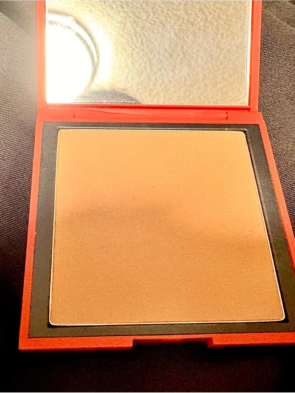 Soft Blurring Bronzer Compact - Straightforward (Red)